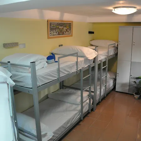 Hostel Lemon Garden *