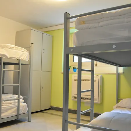 Hostel Lemon Garden *